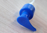 Bomba de mão plástica de superfície lisa azul de SLDP-26 PP