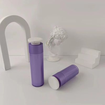 Garrafa de plástico de plástico roxo com bomba de pressão branca