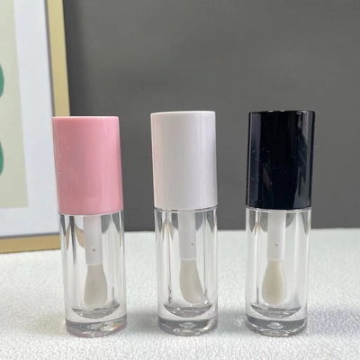 Função Gloss de lábio embalado em quadrado metálico cosmético com gradiente e varinhas