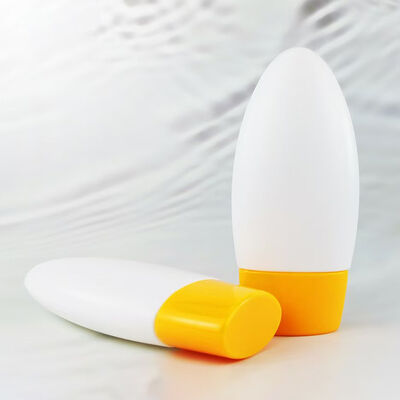 Rolo de protetor solar vazio em forma de ovo oval em garrafa Recipiente de desodorante roll-on de plástico branco fosco com tampa amarela Garrafa cosmética recarregável para loção solar Embalagem de desodorante de óleo corporal