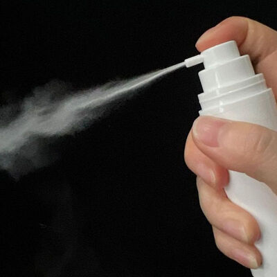 Botão de bomba de cosméticos brancos sem ar para creme, loção e soro de cuidados com a pele