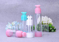 A variedade colore garrafas cosméticas brancas azuis da bomba do rosa mal ventilado das garrafas da loção