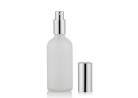 O pulverizador cosmético claro geado engarrafa a garrafa de perfume recarregável durável