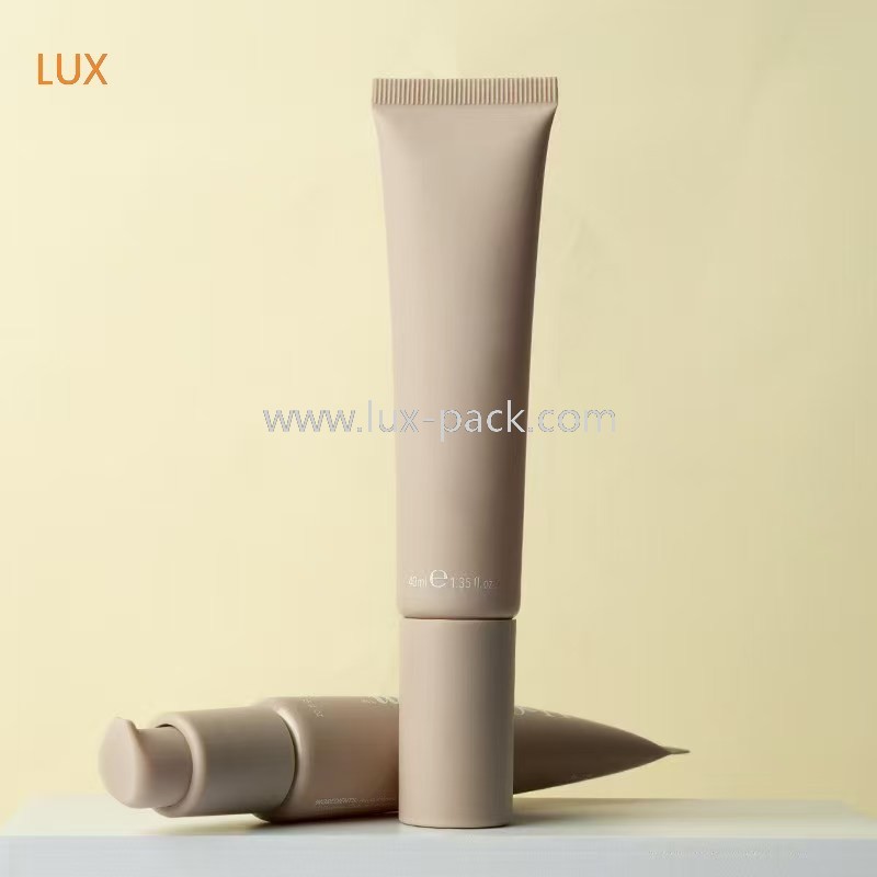 Tubo de espremer cosmético com bomba de PE fosco de 40ml, embalagem de tubo macio para base e creme BB